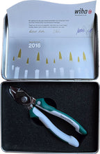 Load image into Gallery viewer, Wiha Special Edition 2016 Green High-performance Side Cutters BiCut® with DynamicJoint®