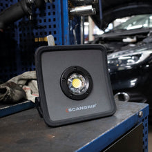Load image into Gallery viewer, Scangrip Nova R Compact Floodlight With COB-LED  And Light Dimmer