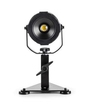 Load image into Gallery viewer, B&W WL800U – 800 Lumen Rechargeable COB Palm Light with Magnetic Base