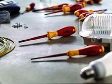 Load image into Gallery viewer, Wiha SoftFinish® Electric SlimFix Slotted/Phillips/Pozidriv Xeno Screwdriver Set 6pcs
