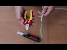 Load and play video in Gallery viewer, Wiha SoftFinish Electric Slotted / Phillips Screwdriver Set 8pcs