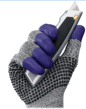 Load image into Gallery viewer, Kimberly Clark Kleenguard 97431 G60 Cut Resistant Gloves Medium Size 8
